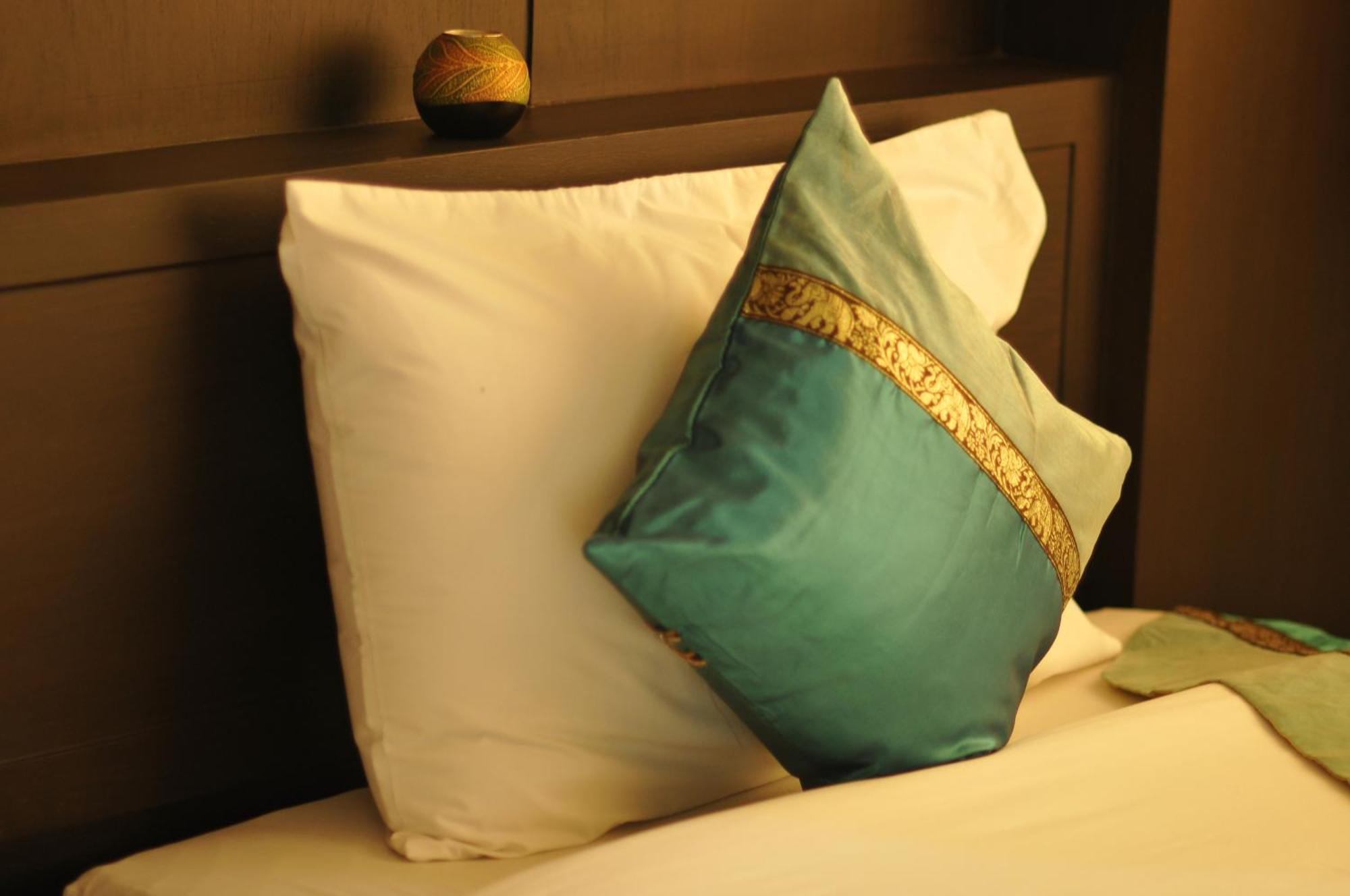 Regent Suvarnabhumi Hotel Bangkok Dış mekan fotoğraf